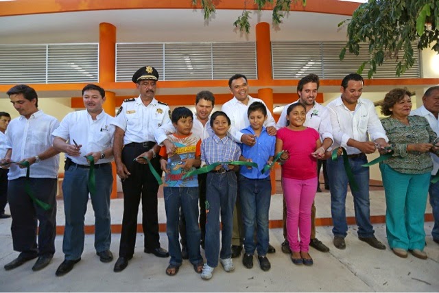 Rolando Zapata inaugura unidades de vigilancia de la SSP en El Paseo
Verde…