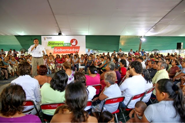 Miles de alumnos, beneficiados con útiles escolares, mochila, zapatos y
uniformes.