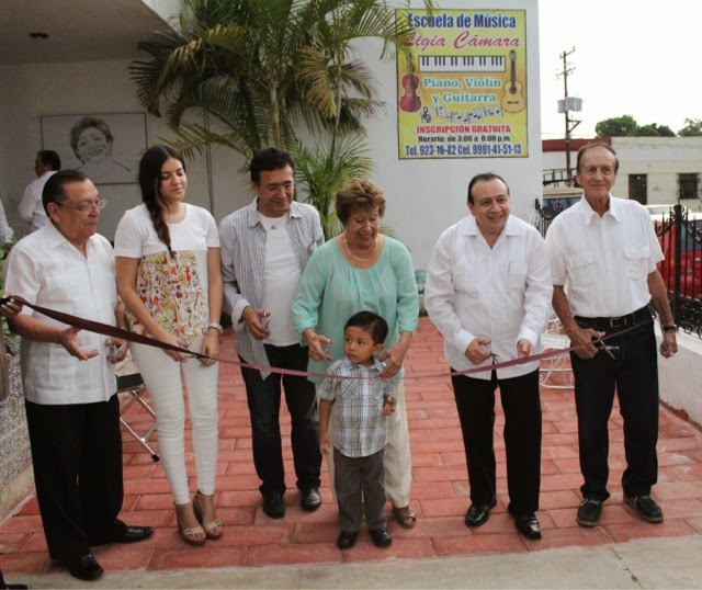 Inauguran escuela de música en honor a Ligia Cámara