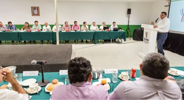 Convoca Rolando Zapata Bello a redoblar esfuerzos por Yucatán
