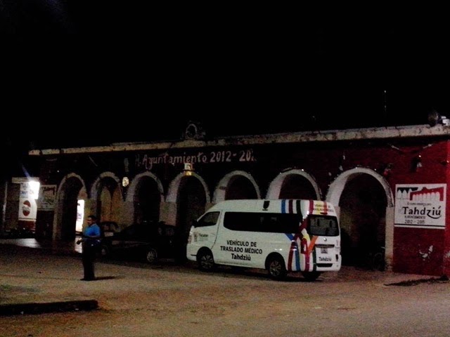 Palacio municipal de Tahdziú en penumbras por falta de pago de luz