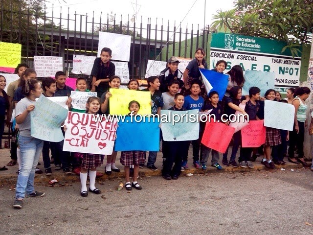 Profesor detenido por acariciar a su alumna de sexto grado