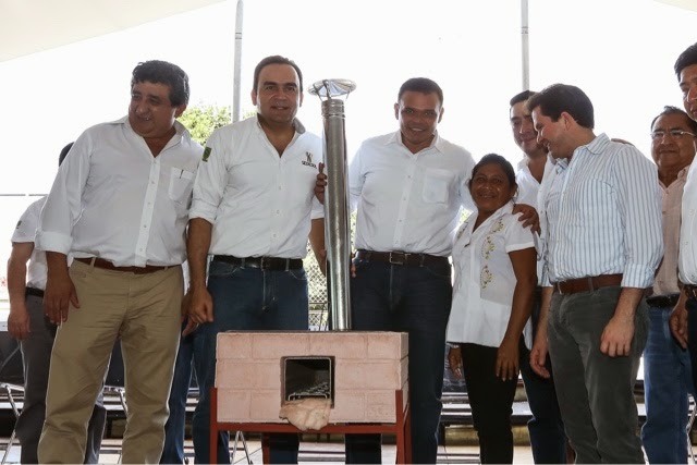 Entregan estufas ecológicas en comisarías de Mérida