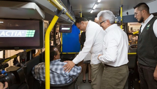 Autobuses adaptados darán mayor movilidad a personas con discapacidad