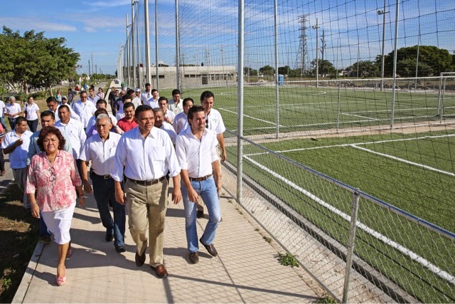 El Gobernador inaugura módulos de bicicletas en el Parque Lineal
Metropolitano.