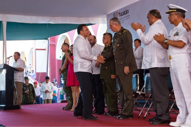 Otorgan Mérito Ciudadano al titular de la Sedena