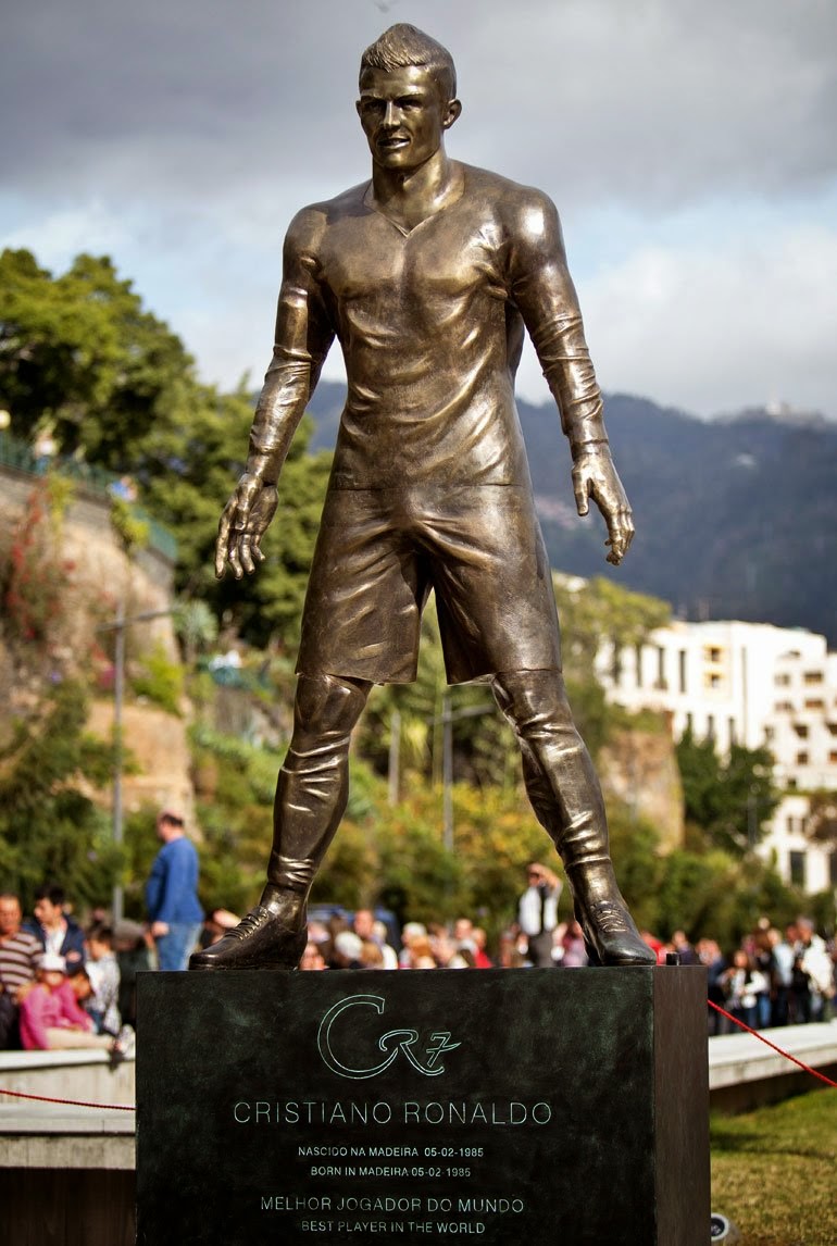 Se burlan de nueva estatua de Cristiano Ronaldo en Portugal