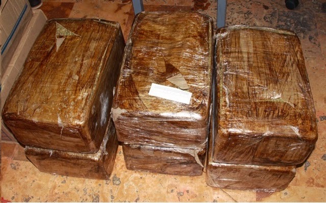 Dos narcos detenidos y 121 kilos de mariguana asegurados