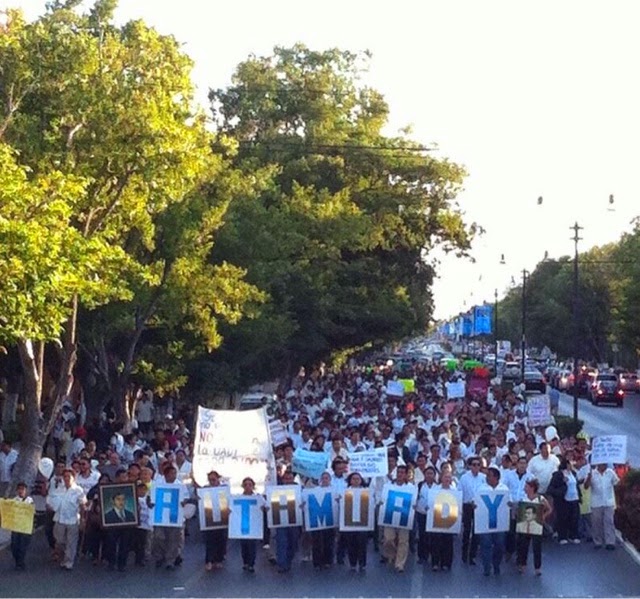 Nueva marcha en favor de la huelga en la Uady