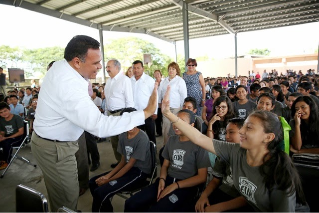 Presentan servicio para impresión en línea de certificados de primaria
y secundaria