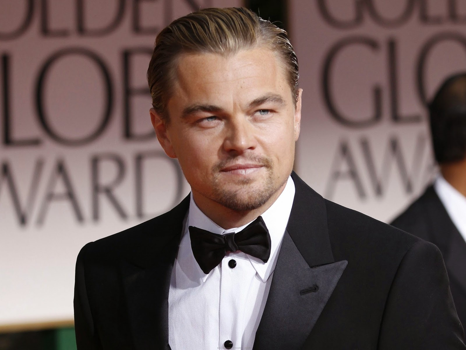 Se obsesiona con la idea de que es la esposa de Leonardo DiCaprio