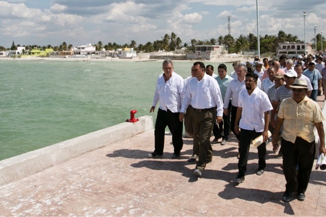 El Gobernador inauguró el muelle de pescadores en Chuburná