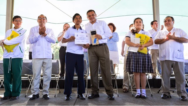 Talentosos estudiantes de secundaria representarán a Yucatán en
Olimpiada de Matemáticas