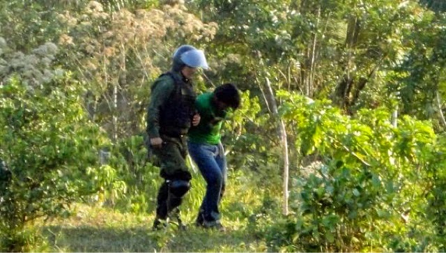 Detienen a hombre que transportaba cabeza humana en un maletín