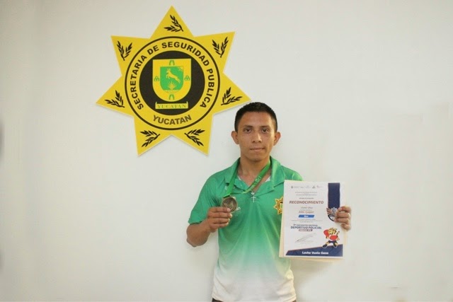 Policía boxeador de la SSP gana medalla de plata en torneo nacional
interpolicías