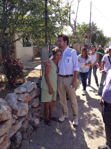 "Mi Rey" de la política yucateca visita colonias pobres de Mérida