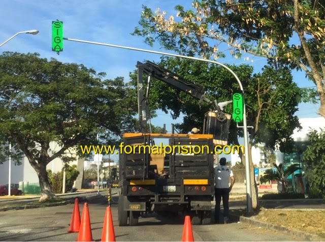 Instala la SSP modernos semáforos con textos en Mérida