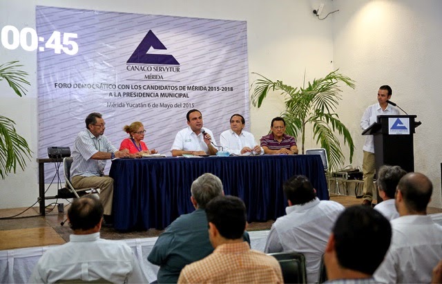 Propositiva participación de Nerio Torres en Foro de la CANACO SERVYTUR