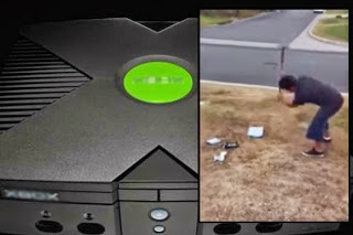 Video: Por malas calificaciones, su padre lo obliga a destruir su Xbox