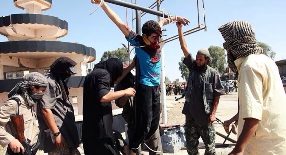 Estado islámico crucifica a dos menores por no hacer ayuno religioso