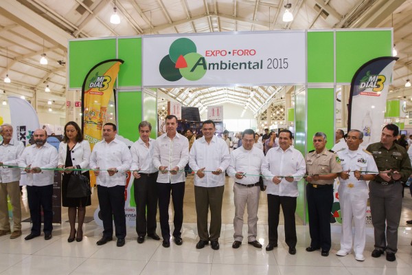 El Gobernador inaugura la primera Expo Foro Ambiental 2015