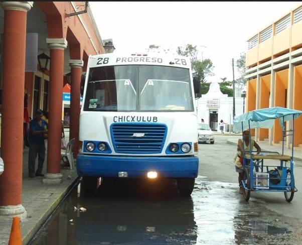 Otra de ‘juniors’: toquetean a una joven en un autobús de Chicxulub