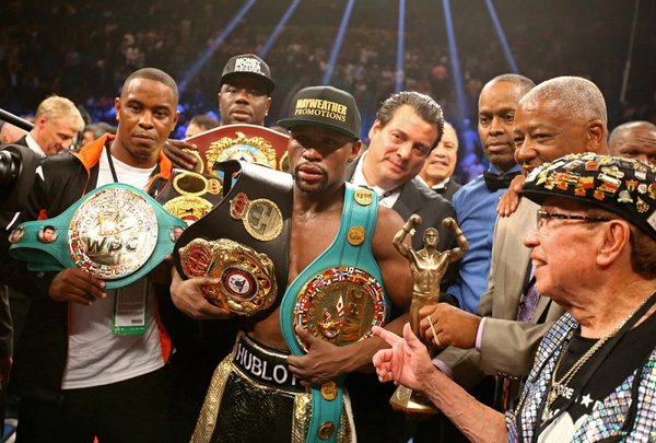 Por una deuda, Floyd Mayweather perdería todo