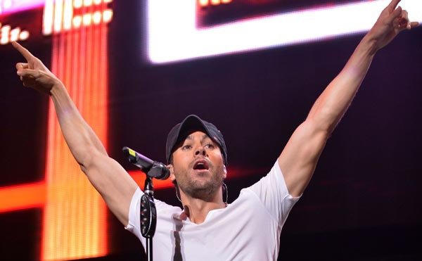 Enrique Iglesias se salva de ir a prisión