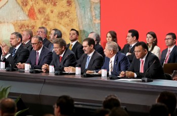 El Gobernador del Estado de México asume la presidencia de la Conago.