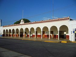 Alcalde se gasta el dinero del pueblo y ahora la CFE quiere cortar la luz a su Palacio