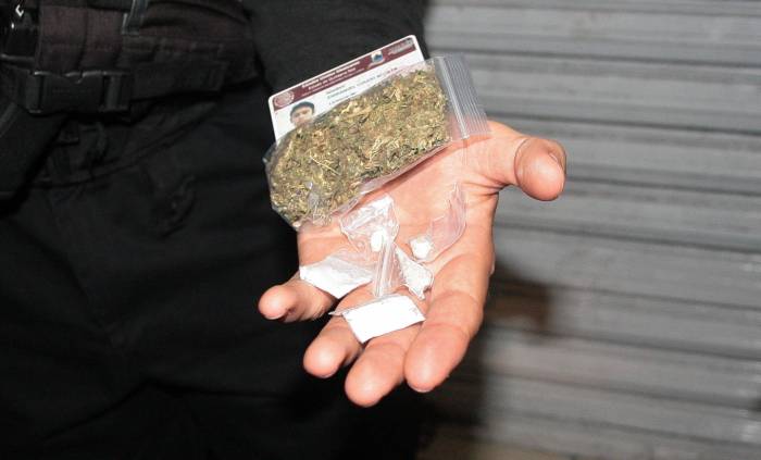 Vendía mariguana oculta en ‘coqueto bolso’ de su mamá