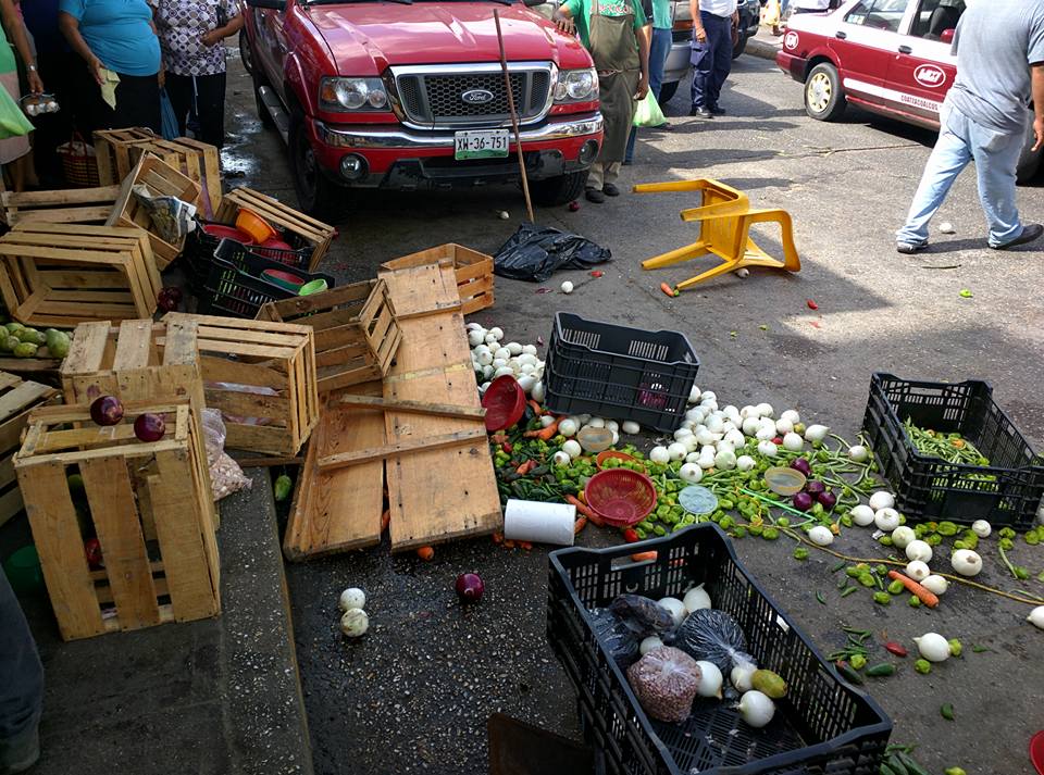 A tomatazos y huevazos concluye informe alcalde yucateco