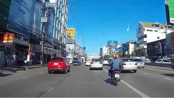 Video: Furor por un meteorito que cayó en Bangkog