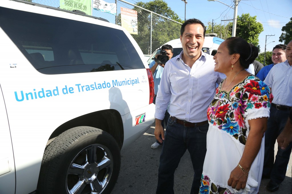 Al estilo López Obrador, Vila gobierna Mérida con medidas populistas