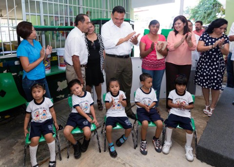 Nuevo mobiliario escolar, en beneficio de niñas y niños yucatecos