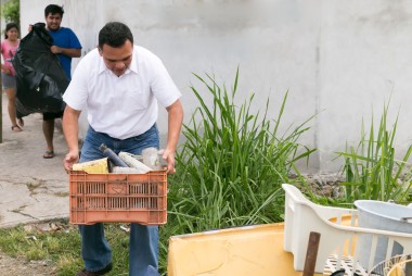 El Gobernador y su familia participan en la segunda Campaña de Descacharrización