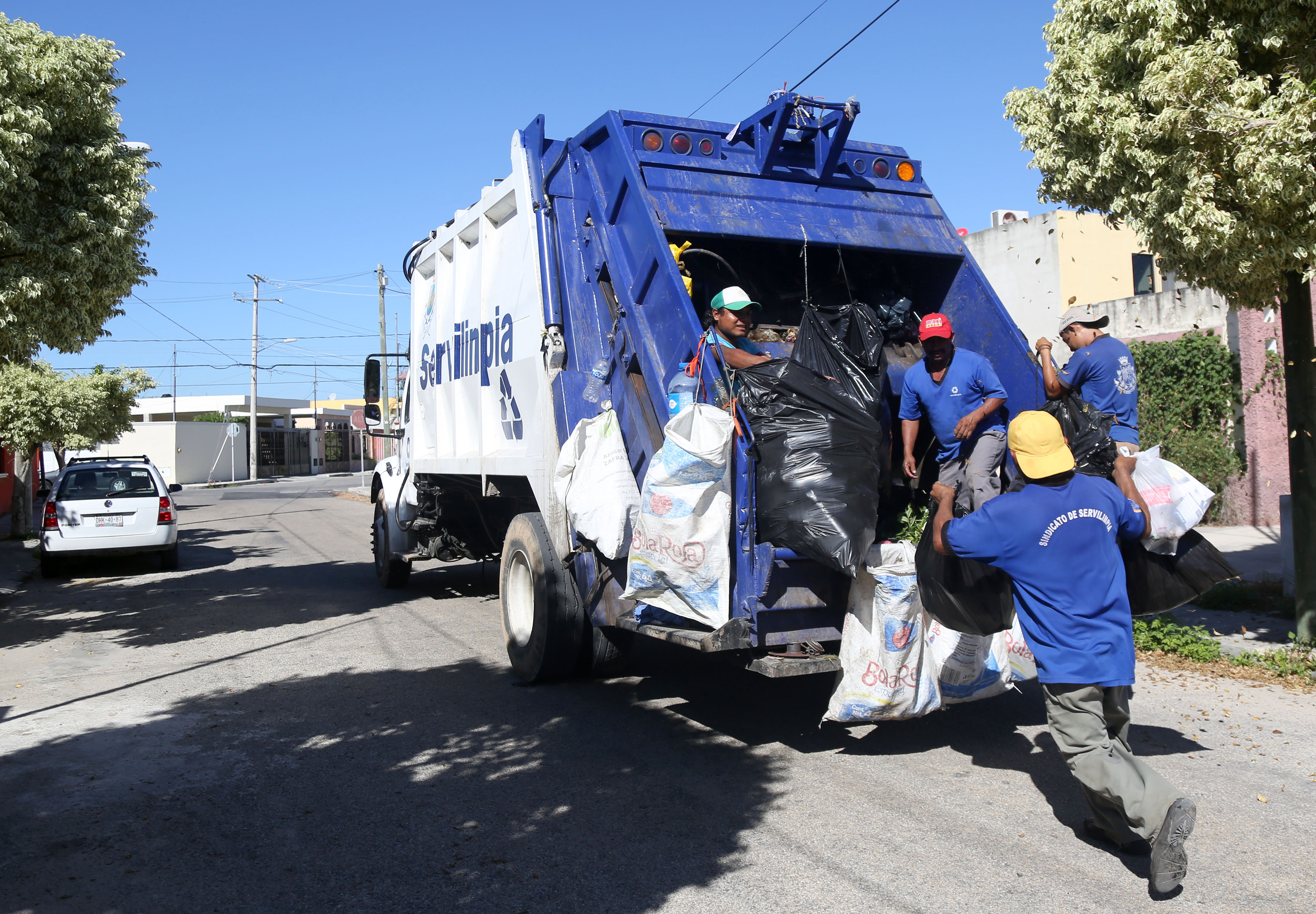 El ayuntamiento dice que ha mejorado la recolección de basura