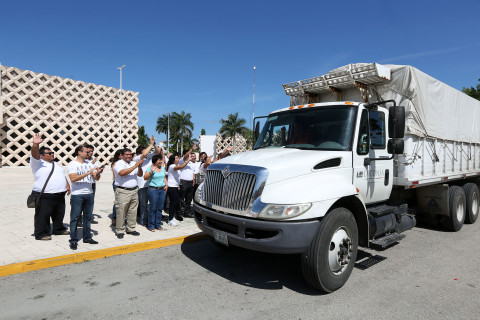 Envía Yucatán más 12 toneladas de ayuda humanitaria a Colima