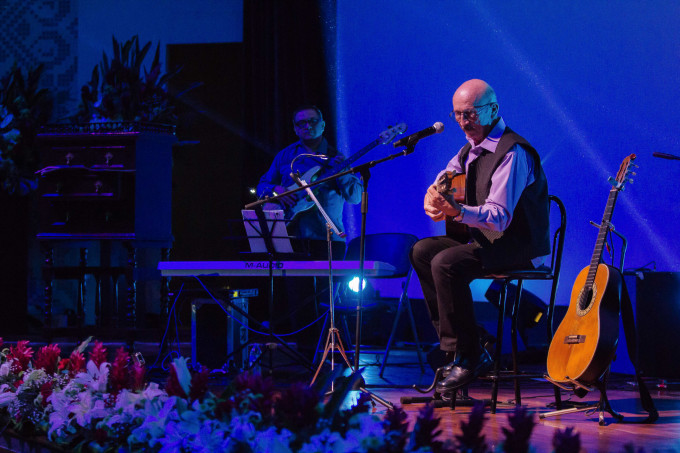 Sergio Esquivel le canta al amor en el FICMaya 2015