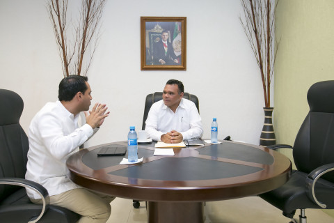 Recibe Rolando Zapata Bello a Mauricio Vila