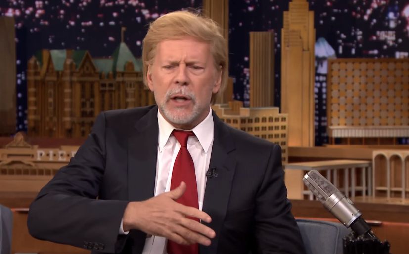 Bruce Willis parodia a Donald Trump