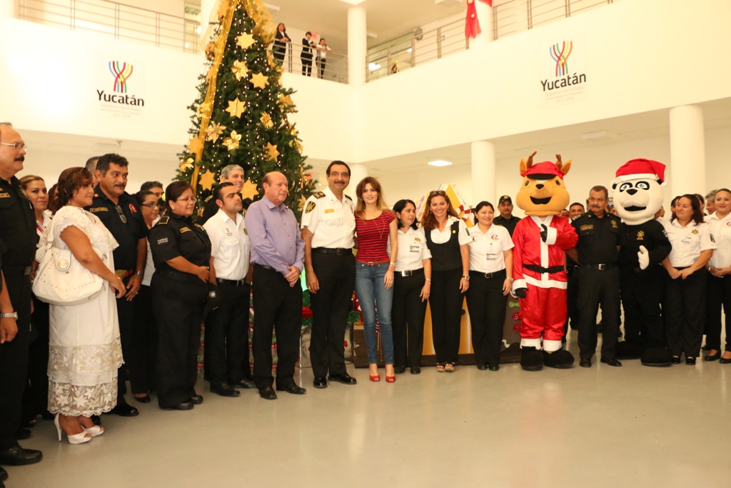 Encienden el tradicional árbol de Navidad en la SSP