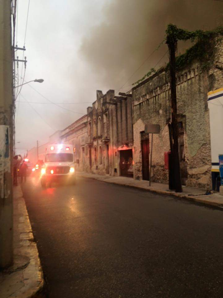 Se quema la catedral de los mormones en Mérida