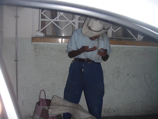 El Buen Fin llega hasta humilde campesino y su venta de frijolitos