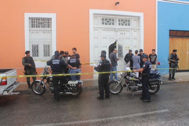 Turista francés se suicida colgándose en un tablero de basquetbol