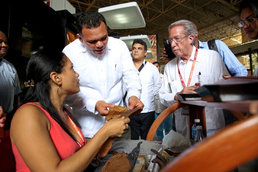 Empresarios yucatecos presentan oferta comercial en la Feria Internacional de La Habana.