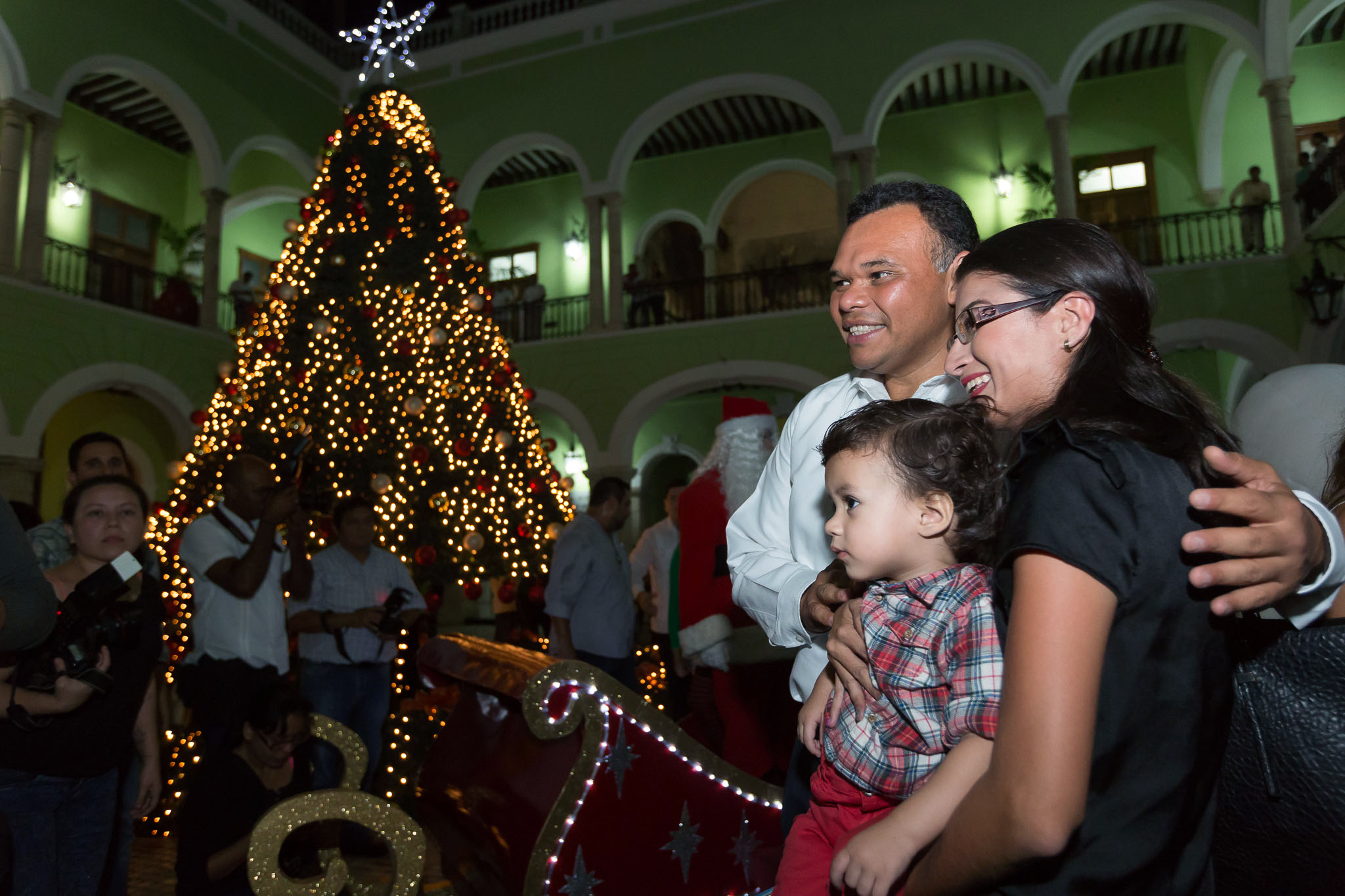 Llega al Palacio de Gobierno el ambiente navideño