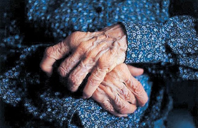 Anciana de 91 años muere ¡masturbándose!