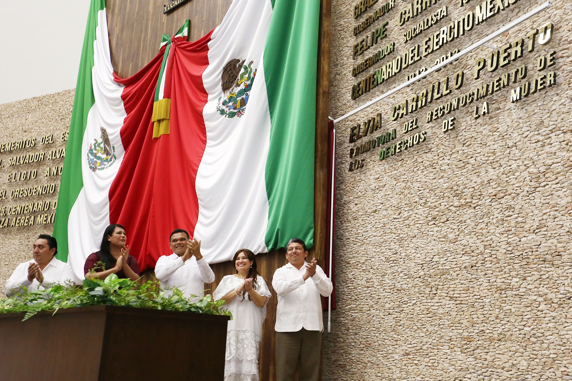 Elvia Carrillo, primera yucateca en muro de honor del Congreso