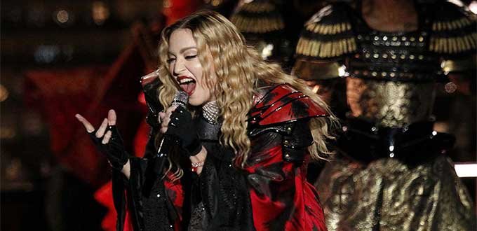 Madonna sale a cantar borracha